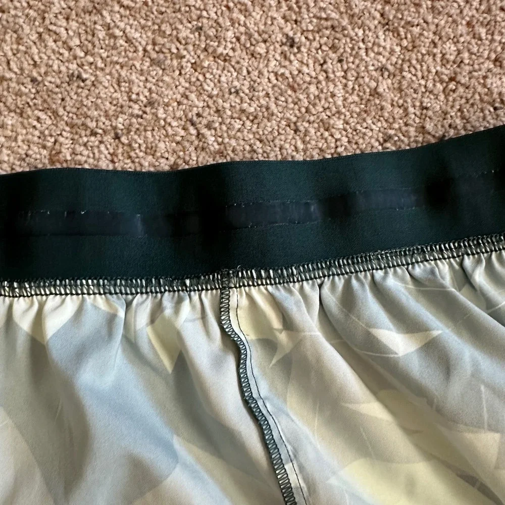 Gymshark Running Shorts Geometric Print Athletic Gym Activewear Medium - Picture 5 of 8